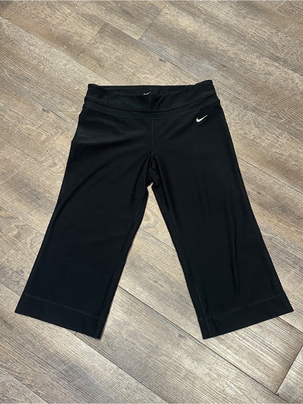 Y2K Athleisure Simple  Nike Black Dri-fit Capris Small